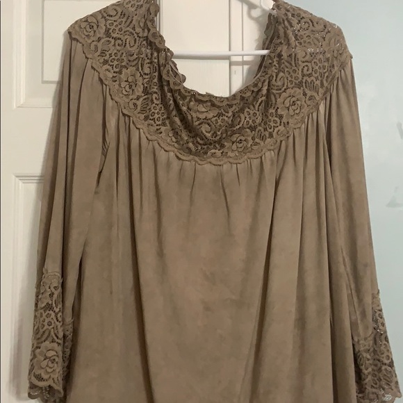 Tan long sleeve top - Picture 2 of 3